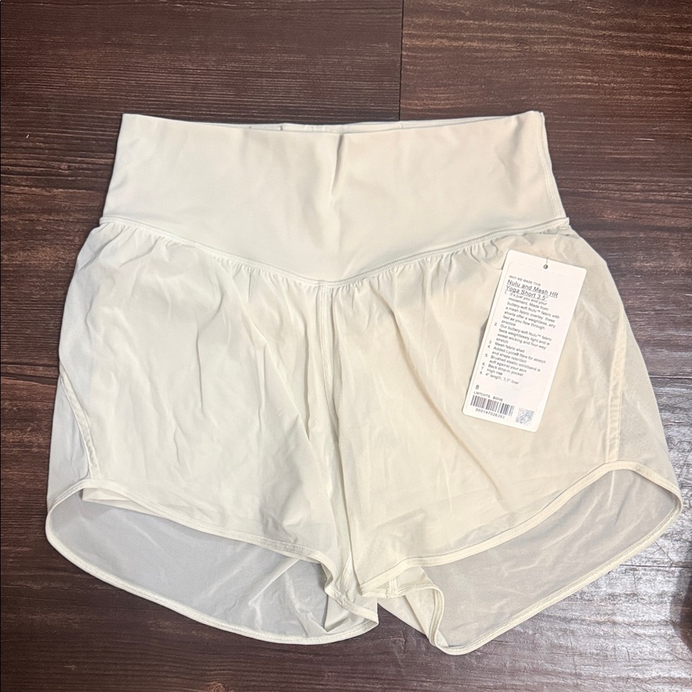 NWT Lululemon Nulu Mesh Shorts in Bone Size 8